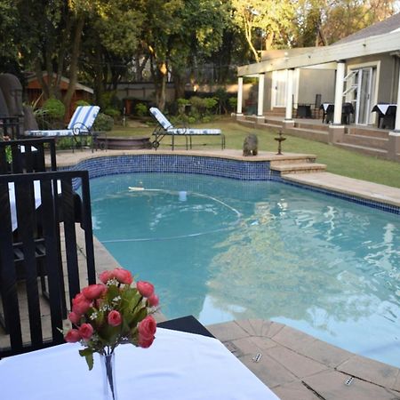 The Elephant Room At Frederick'S Place Pretoria-Noord 外观 照片