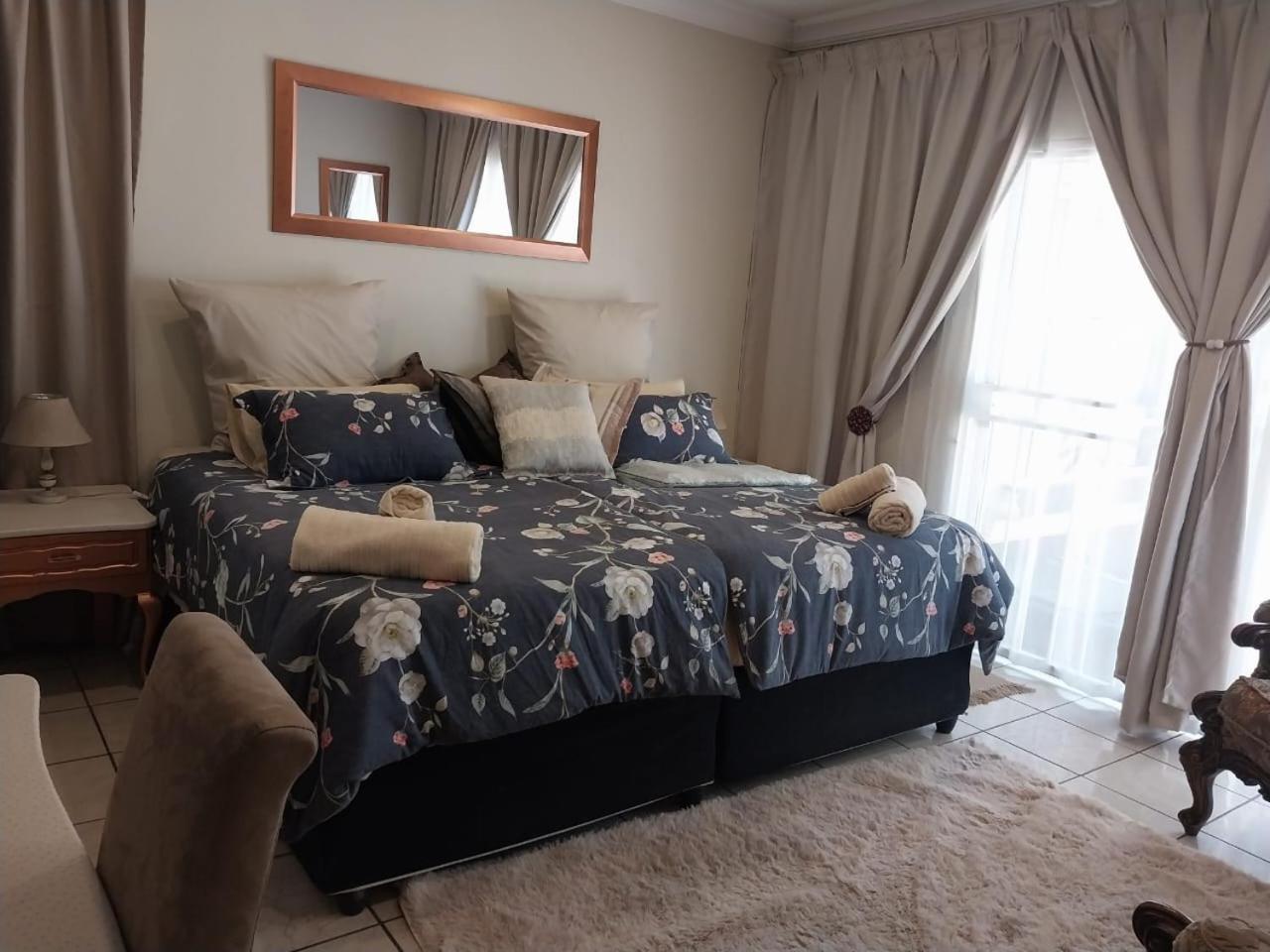 The Elephant Room At Frederick'S Place Pretoria-Noord 外观 照片