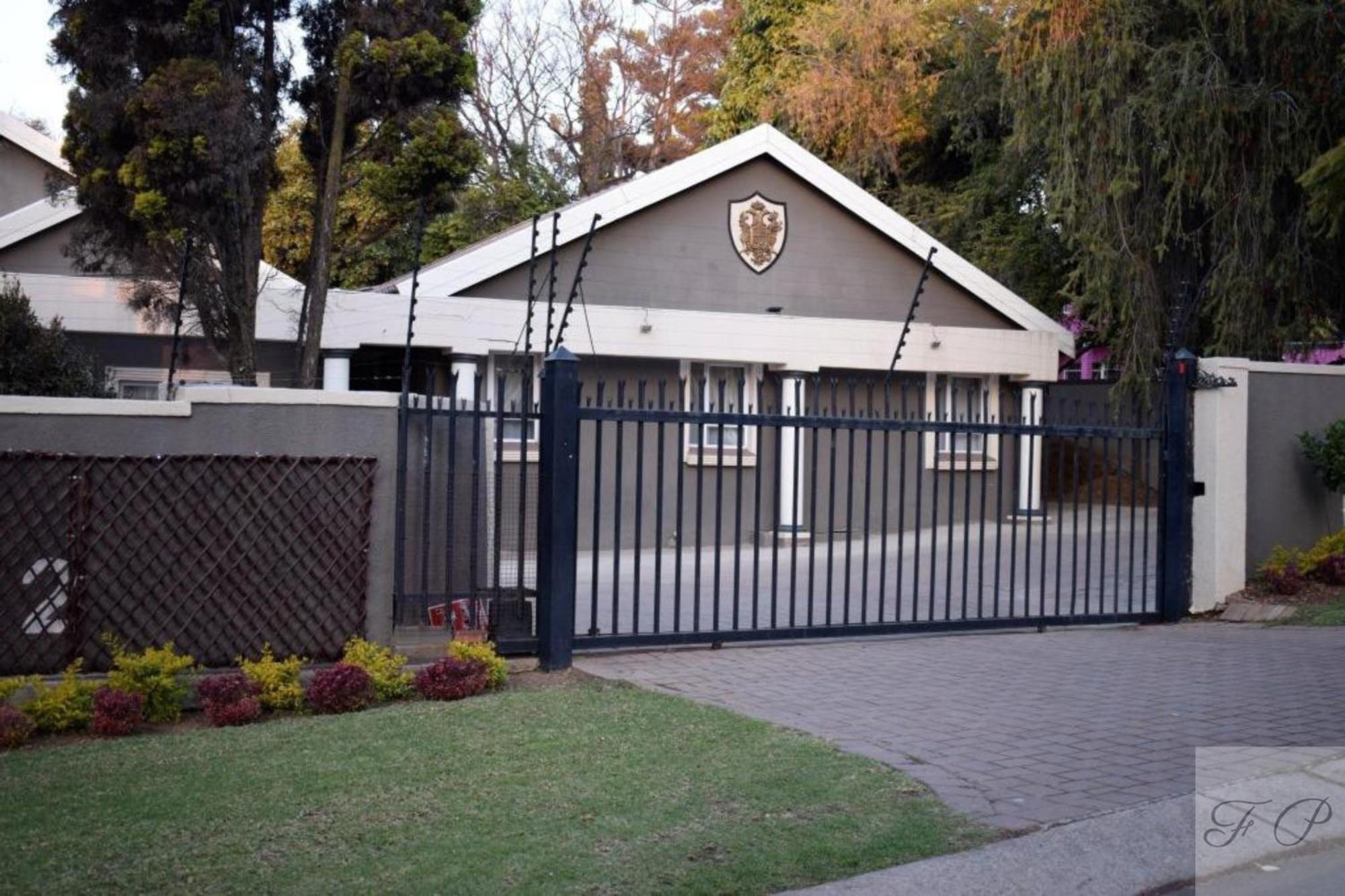 The Elephant Room At Frederick'S Place Pretoria-Noord 外观 照片